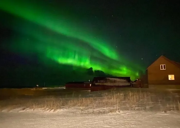 Lofoten_beach_eggum_cabin *